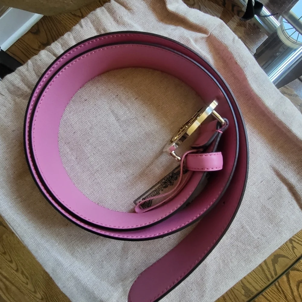 New Gucci Belt Leather Interlocking GG Buckle Gold Pink Belt..Authentic!!